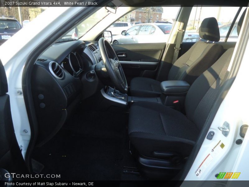 White Pearl / Black 2007 Suzuki Grand Vitara 4x4