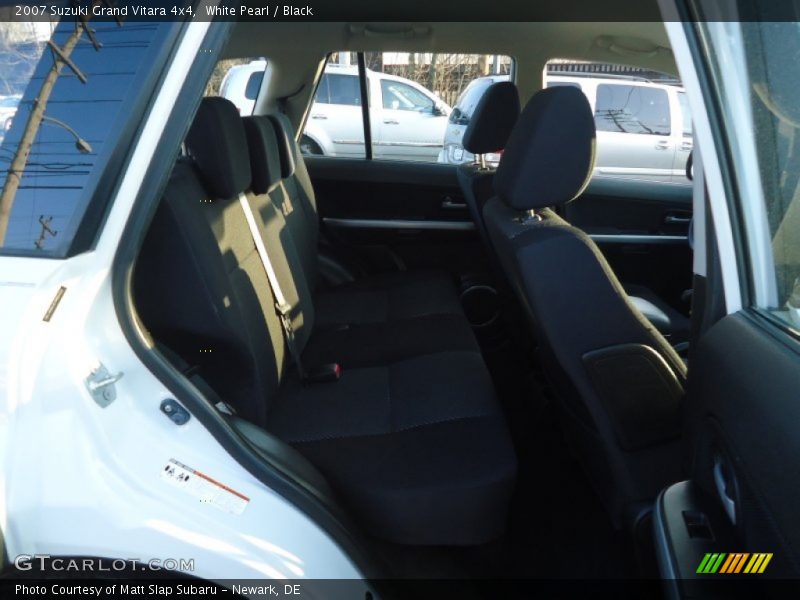 White Pearl / Black 2007 Suzuki Grand Vitara 4x4