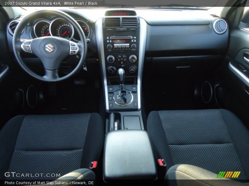 White Pearl / Black 2007 Suzuki Grand Vitara 4x4