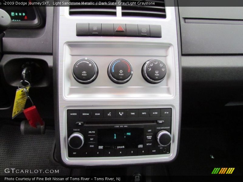 Light Sandstone Metallic / Dark Slate Gray/Light Graystone 2009 Dodge Journey SXT