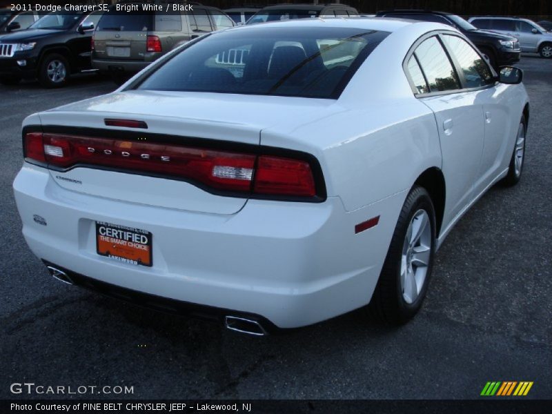Bright White / Black 2011 Dodge Charger SE