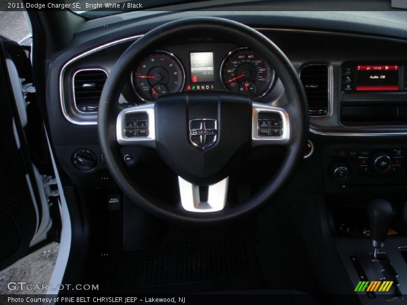 Bright White / Black 2011 Dodge Charger SE