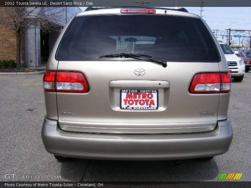 Desert Sand Mica / Oak 2002 Toyota Sienna LE