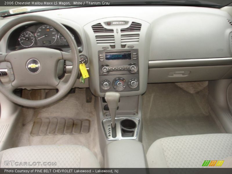 Dashboard of 2006 Malibu Maxx LS Wagon