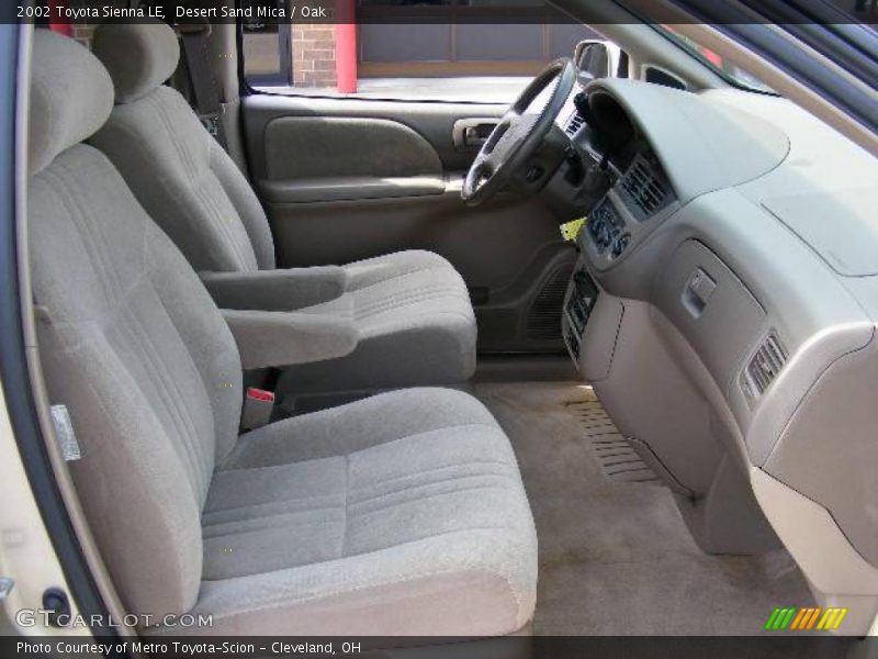 Desert Sand Mica / Oak 2002 Toyota Sienna LE