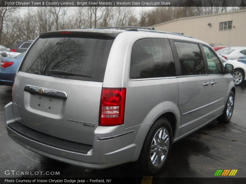 Bright Silver Metallic / Medium Slate Gray/Light Shale 2009 Chrysler Town & Country Limited