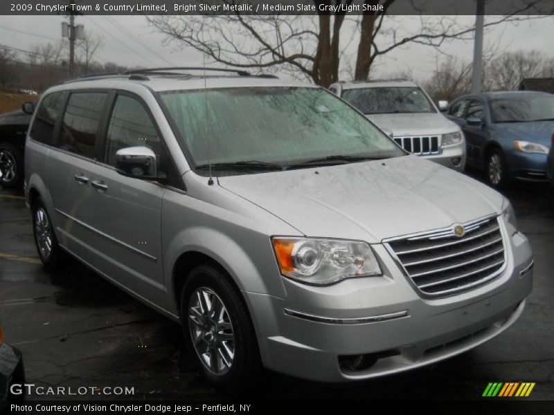 Bright Silver Metallic / Medium Slate Gray/Light Shale 2009 Chrysler Town & Country Limited