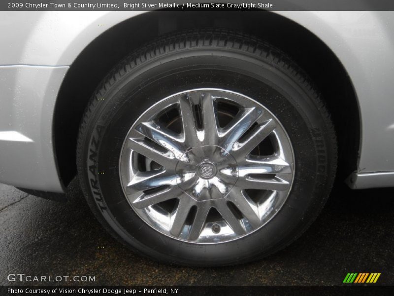 Bright Silver Metallic / Medium Slate Gray/Light Shale 2009 Chrysler Town & Country Limited