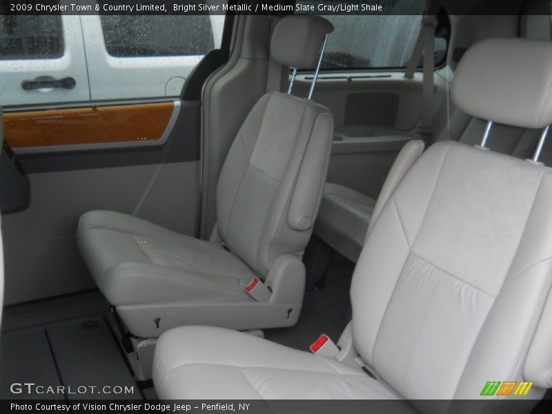 Bright Silver Metallic / Medium Slate Gray/Light Shale 2009 Chrysler Town & Country Limited