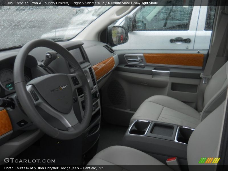 Bright Silver Metallic / Medium Slate Gray/Light Shale 2009 Chrysler Town & Country Limited