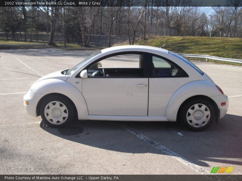 White / Grey 2002 Volkswagen New Beetle GL Coupe