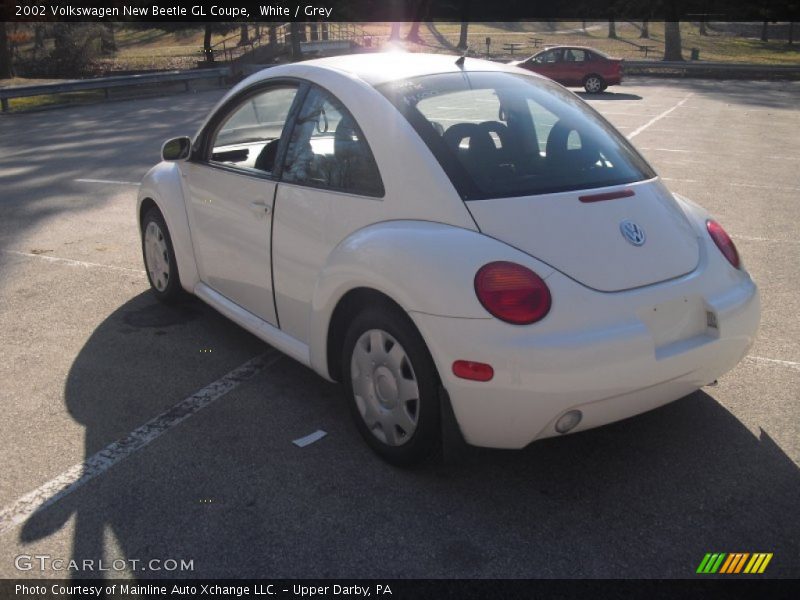 White / Grey 2002 Volkswagen New Beetle GL Coupe