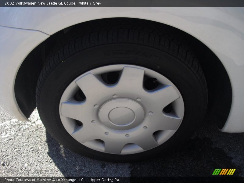 White / Grey 2002 Volkswagen New Beetle GL Coupe