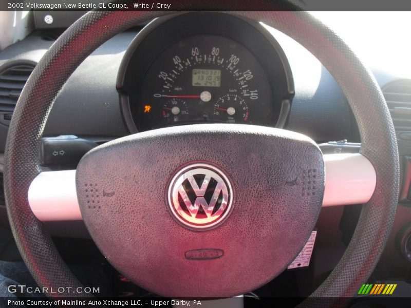White / Grey 2002 Volkswagen New Beetle GL Coupe