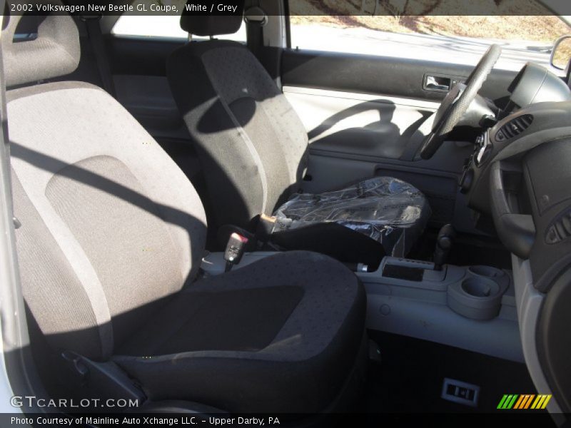 White / Grey 2002 Volkswagen New Beetle GL Coupe