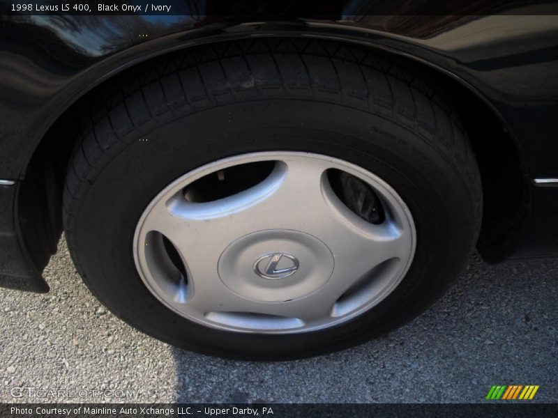 Black Onyx / Ivory 1998 Lexus LS 400