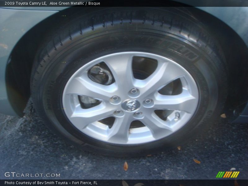 Aloe Green Metallic / Bisque 2009 Toyota Camry LE