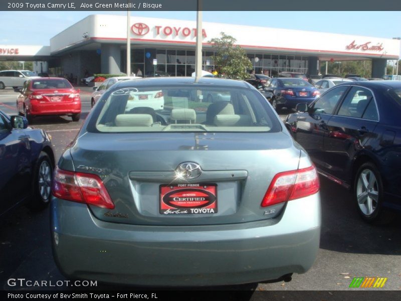 Aloe Green Metallic / Bisque 2009 Toyota Camry LE