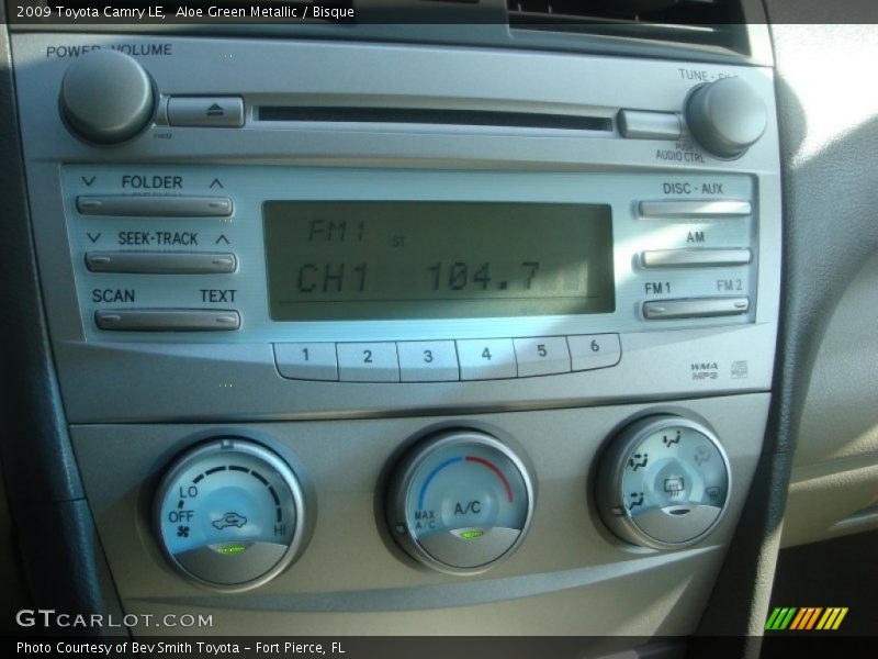 Aloe Green Metallic / Bisque 2009 Toyota Camry LE