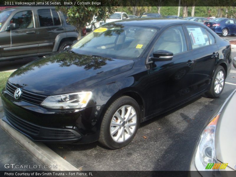 Black / Cornsilk Beige 2011 Volkswagen Jetta SE Sedan