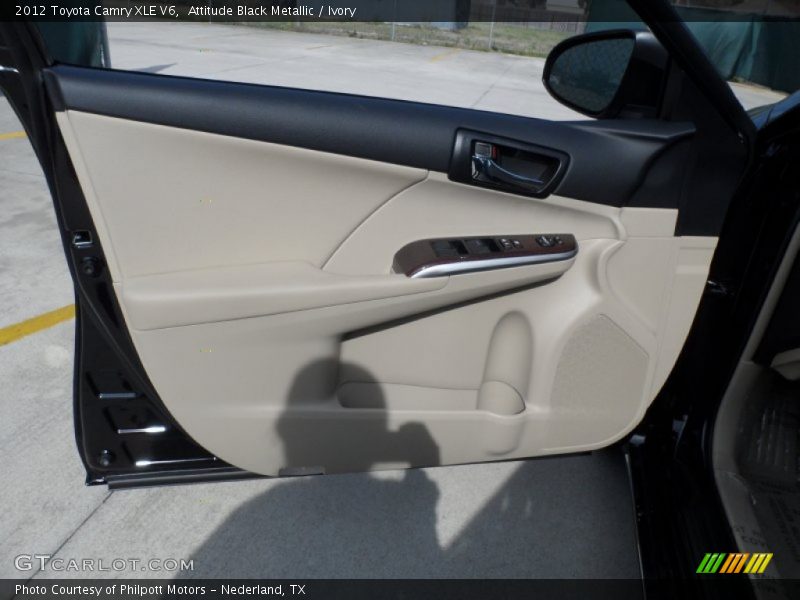 Attitude Black Metallic / Ivory 2012 Toyota Camry XLE V6