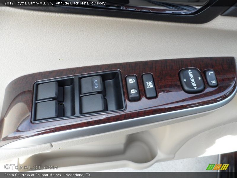 Controls of 2012 Camry XLE V6
