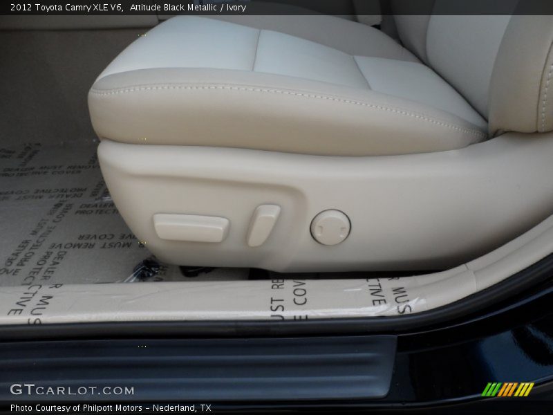 Attitude Black Metallic / Ivory 2012 Toyota Camry XLE V6