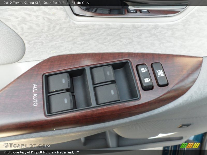Controls of 2012 Sienna XLE