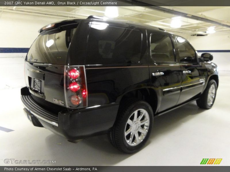 Onyx Black / Cocoa/Light Cashmere 2007 GMC Yukon Denali AWD