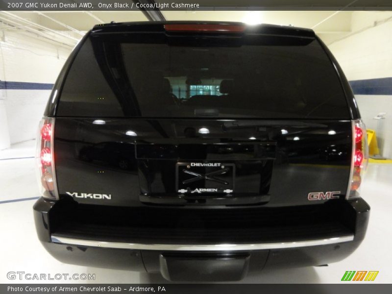 Onyx Black / Cocoa/Light Cashmere 2007 GMC Yukon Denali AWD