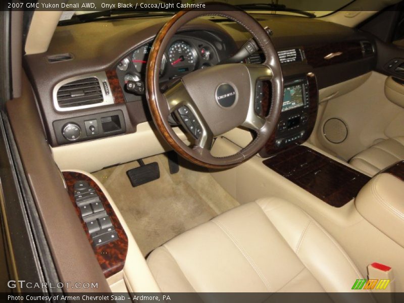 Onyx Black / Cocoa/Light Cashmere 2007 GMC Yukon Denali AWD