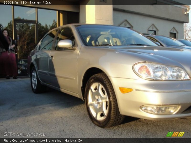 Titanium / Gray 2000 Infiniti I 30