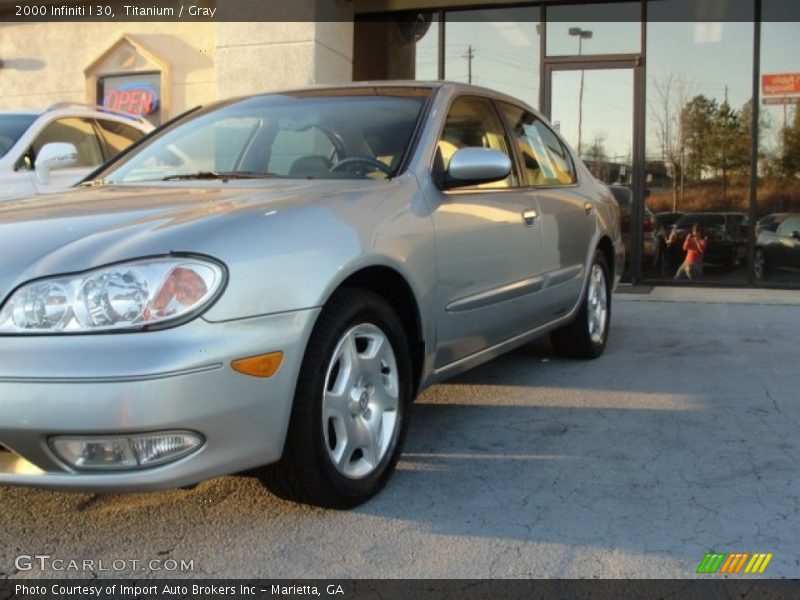 Titanium / Gray 2000 Infiniti I 30