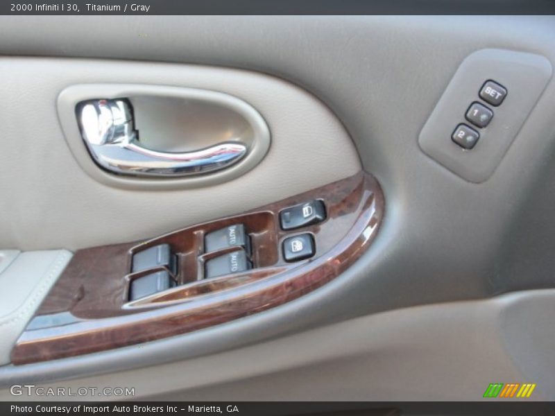 Titanium / Gray 2000 Infiniti I 30