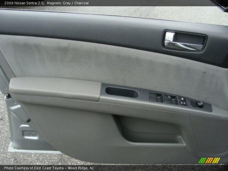 Magnetic Gray / Charcoal 2009 Nissan Sentra 2.0