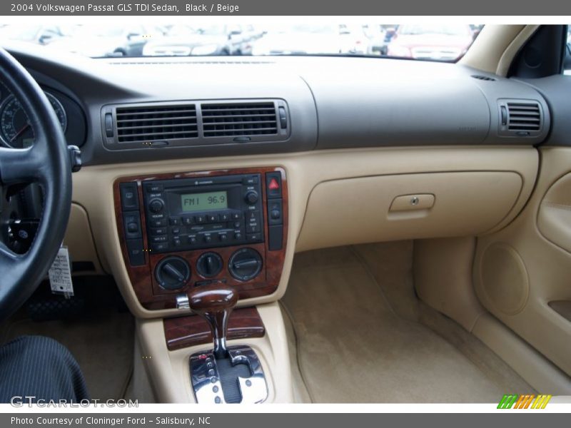 Black / Beige 2004 Volkswagen Passat GLS TDI Sedan