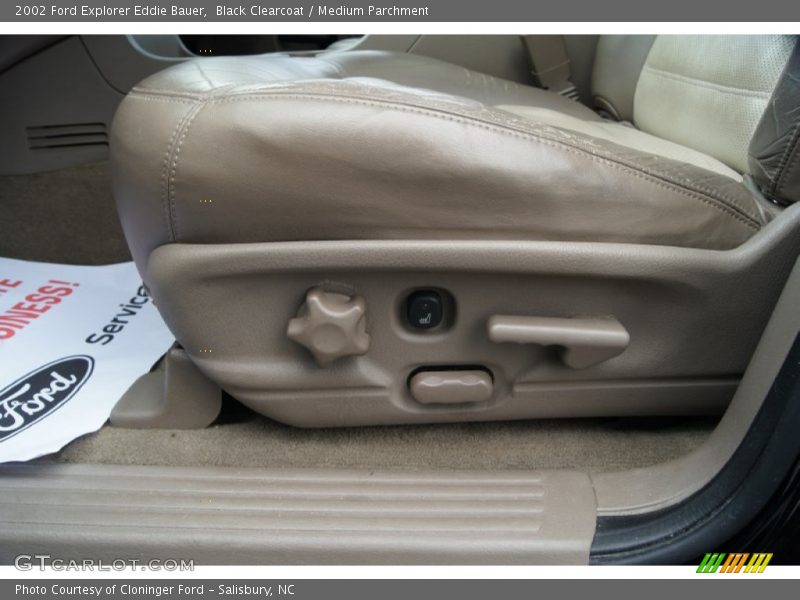 Black Clearcoat / Medium Parchment 2002 Ford Explorer Eddie Bauer