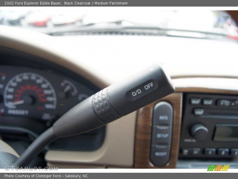 Black Clearcoat / Medium Parchment 2002 Ford Explorer Eddie Bauer