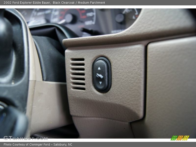 Black Clearcoat / Medium Parchment 2002 Ford Explorer Eddie Bauer