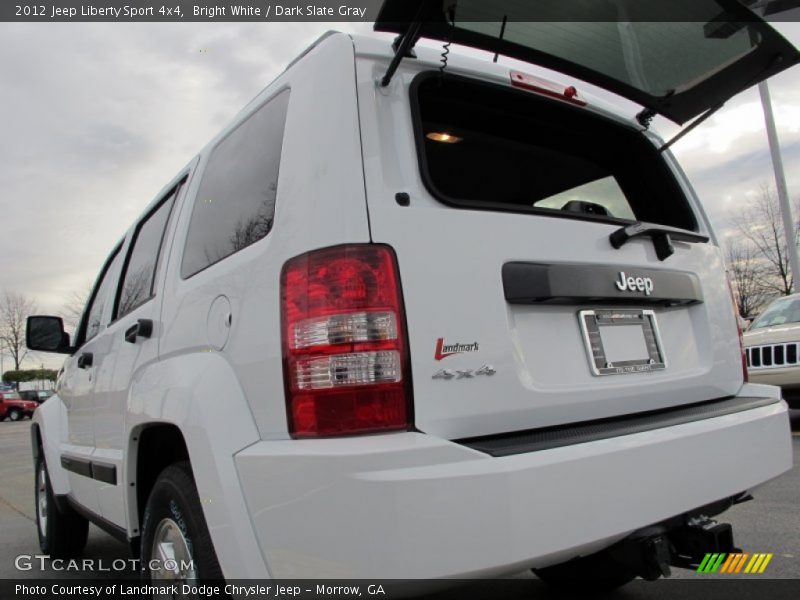 Bright White / Dark Slate Gray 2012 Jeep Liberty Sport 4x4