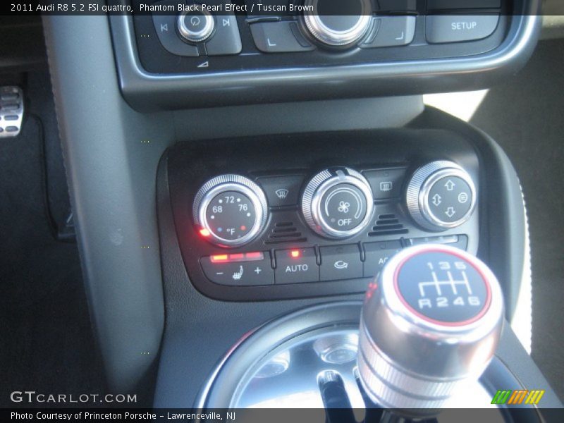 Phantom Black Pearl Effect / Tuscan Brown 2011 Audi R8 5.2 FSI quattro
