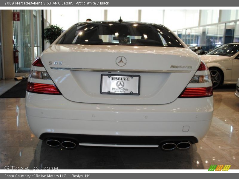 Arctic White / Black 2009 Mercedes-Benz S 63 AMG Sedan