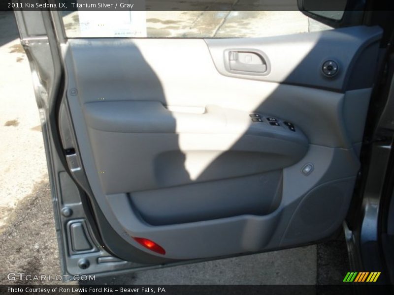Titanium Silver / Gray 2011 Kia Sedona LX