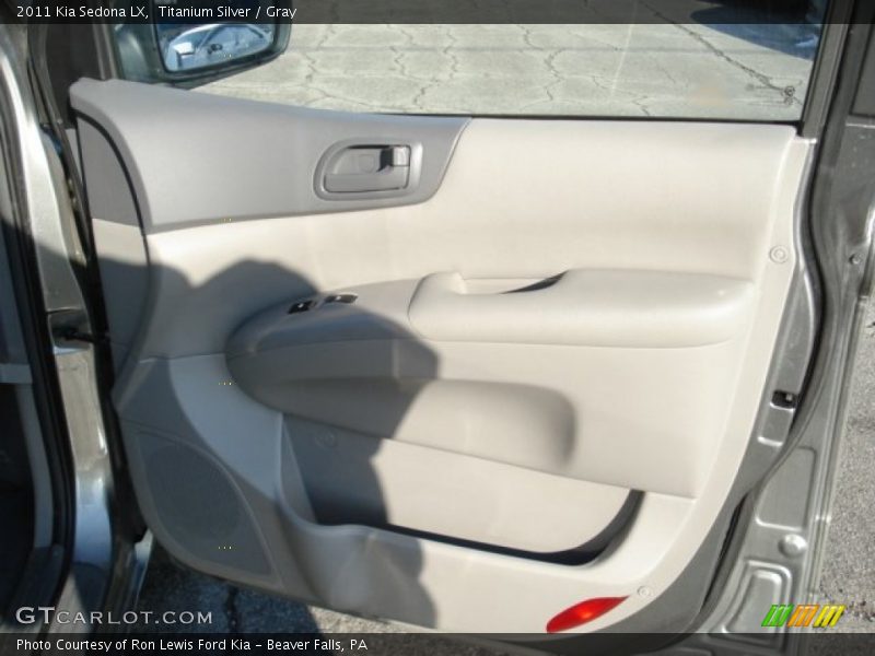 Titanium Silver / Gray 2011 Kia Sedona LX
