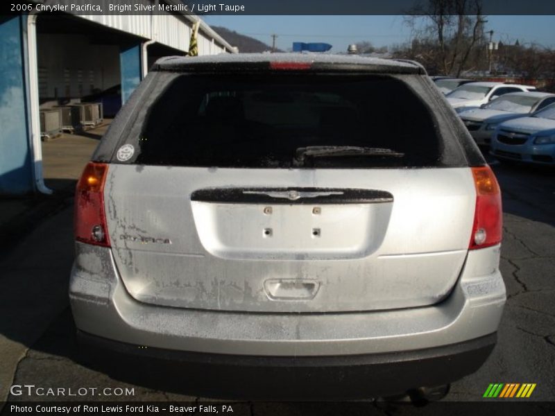 Bright Silver Metallic / Light Taupe 2006 Chrysler Pacifica