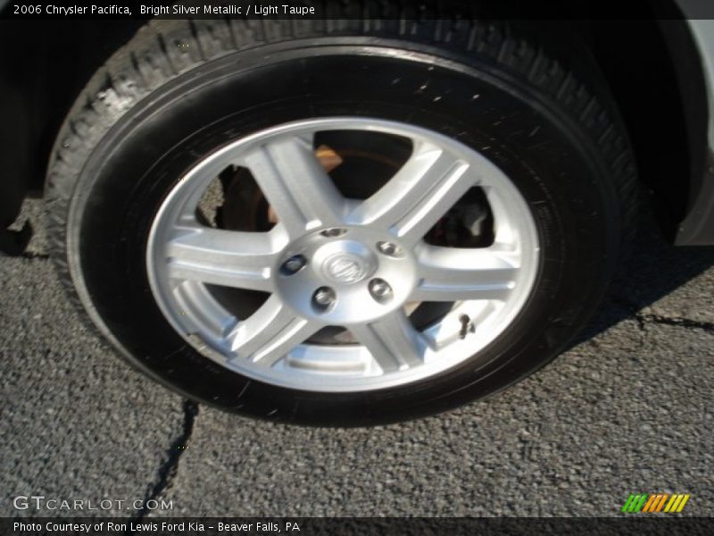 Bright Silver Metallic / Light Taupe 2006 Chrysler Pacifica
