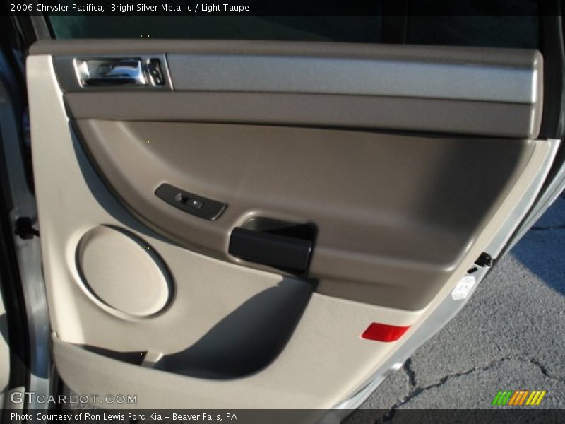 Bright Silver Metallic / Light Taupe 2006 Chrysler Pacifica