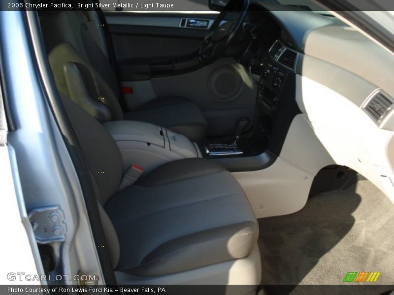 Bright Silver Metallic / Light Taupe 2006 Chrysler Pacifica