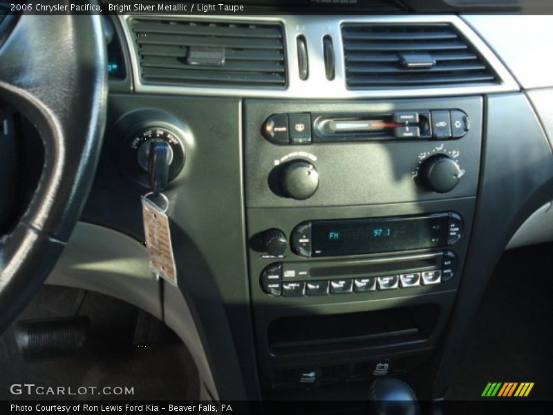 Bright Silver Metallic / Light Taupe 2006 Chrysler Pacifica