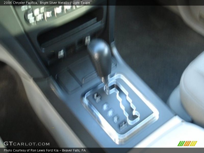 Bright Silver Metallic / Light Taupe 2006 Chrysler Pacifica